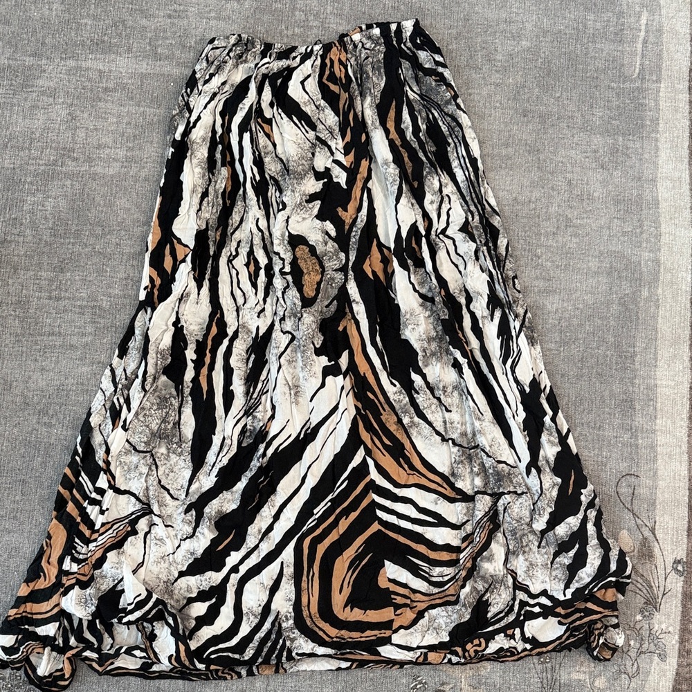 INDAH print maxi skirt white black tie dye